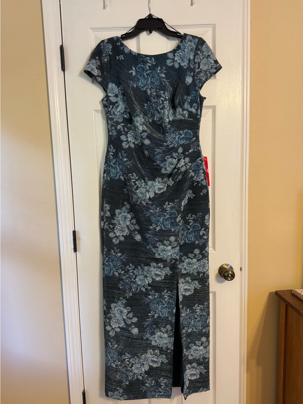 Elegant Blue Floral Cap-Sleeve Maxi Dress
